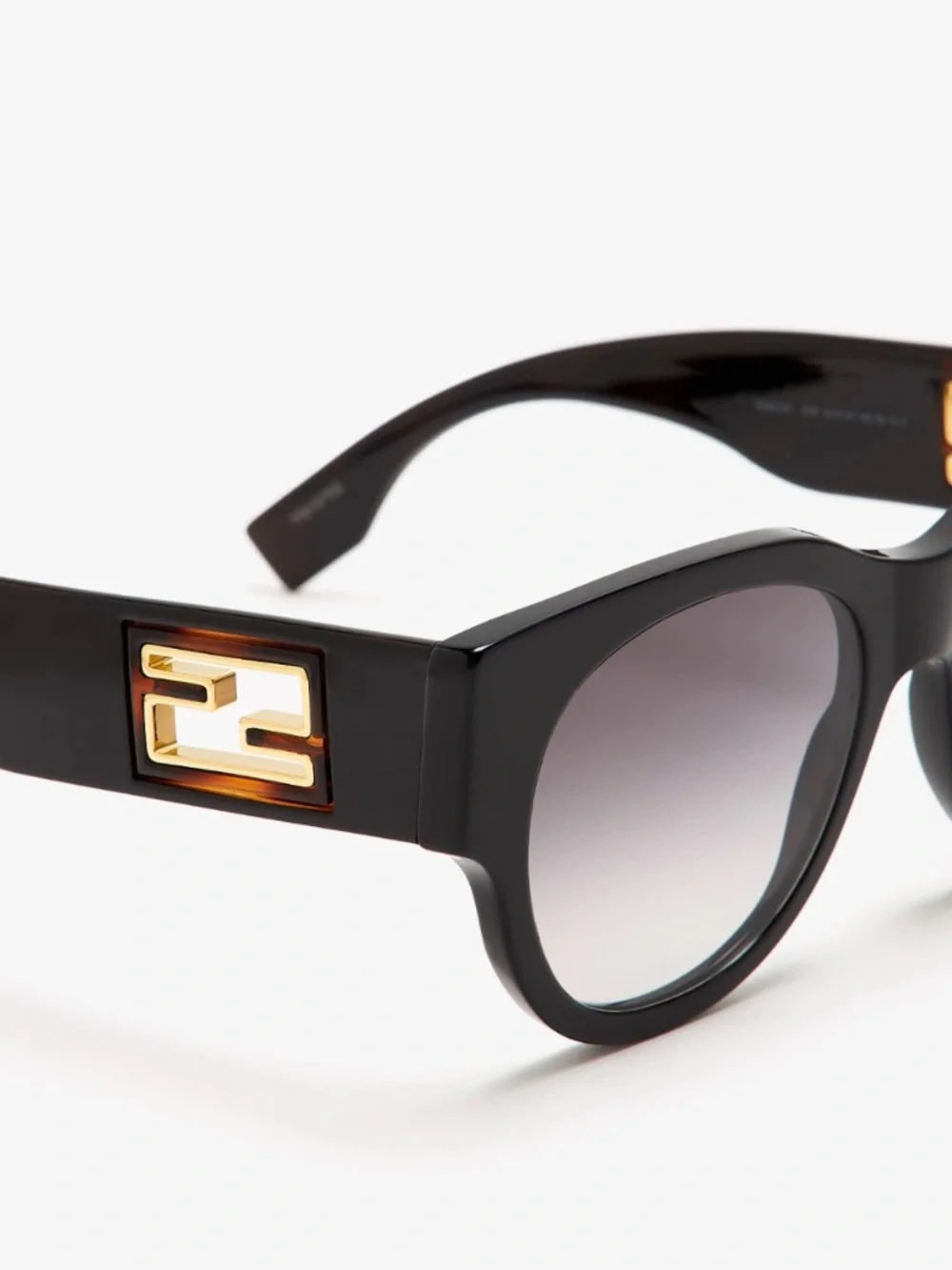 Fendi FE40147F Sunglasses